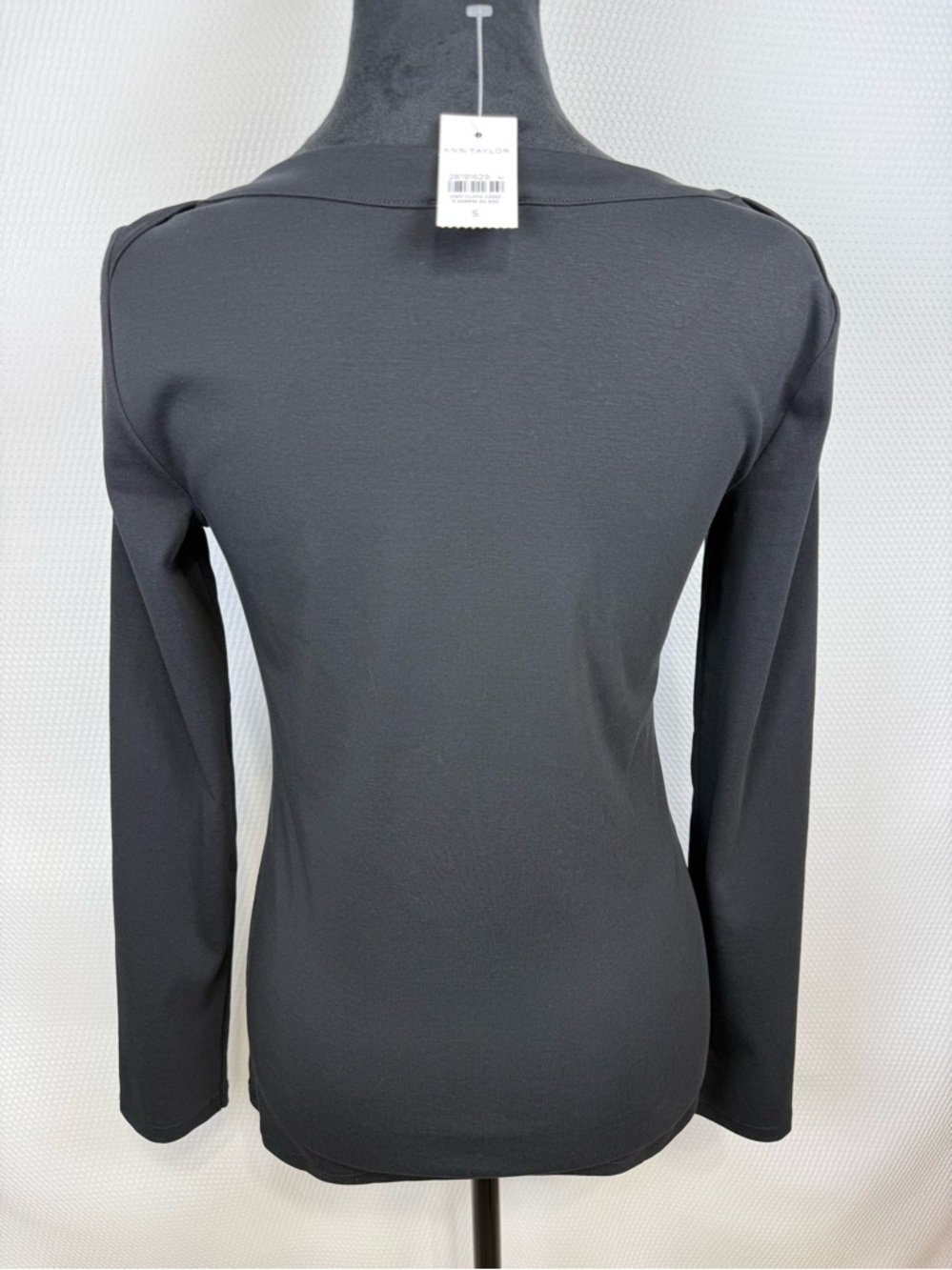 Ann Taylor Black Boat Neck T-shirt Size Small Long Sleeves Pullover Casual NWT - Picture 3 of 10